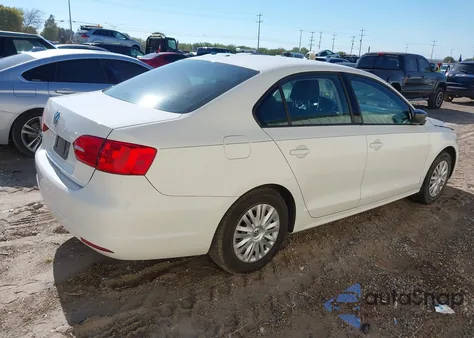 2013 Volkswagen Jetta 2.0L S z USA, uszkodzony, nr VIN 3VW2K7AJ7DM290109